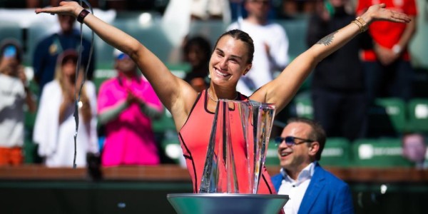 kaiyun体育网-挽救赛点！萨巴伦卡2-1逆转莱巴金娜 印第安维尔斯站夺冠连创纪录