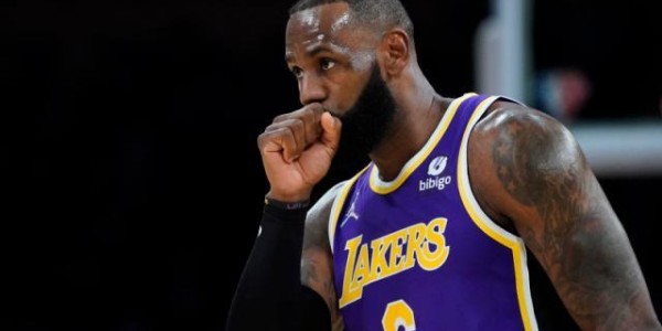 开云体育首页-詹姆斯盛赞韦少甜瓜表现 防守和失误控制仍需提升