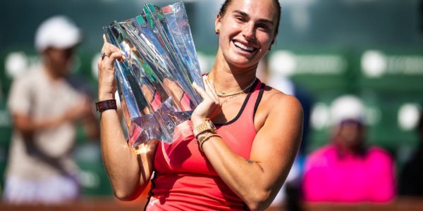 kaiyun体育网-挽救赛点！萨巴伦卡2-1逆转莱巴金娜 印第安维尔斯站夺冠连创纪录