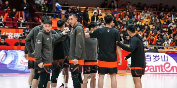 山东男篮官宣新外援！身高2米12，NBA落选秀，盖帽王|琼斯|山东队|鲍威尔|投篮|克里斯_新浪体育_新浪新闻
