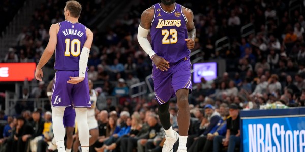 kaiyun体育网-NBA彩经：湖人拿下太阳 火箭击退森林狼 抢八之争开拓者胜快船