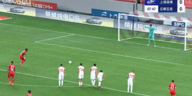 加布里埃尔失点！刘若钒造点 加布里埃尔点球踢飞，海港仍0-0玉昆
