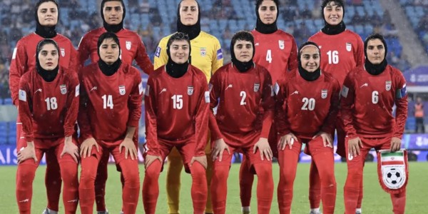 开云体育首页-仅剩2人！伊朗女足队长撤回庇护连夜赶回亚洲 外媒：她家人失踪了