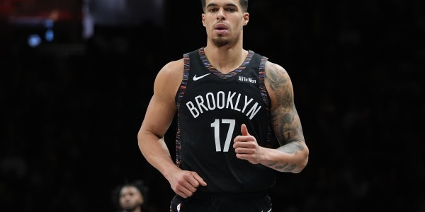 kaiyun体育网-攻击欲望挺强！小迈克尔·波特变向突破 飞身双手暴扣！