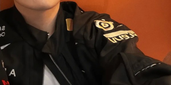 kaiyun正规平台-Peyz更新自拍照并配文：在主场留下了美好的回忆