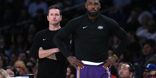 kaiyun安全登录-香波特：詹姆斯就像遛狗一样拿捏火箭 攥着绳子掌控着场上的一切