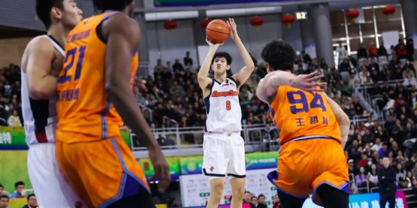 kaiyun安全登录-上半场独砍10分，下半场却几乎被DNP，球迷：你也指着杜锋骂一次