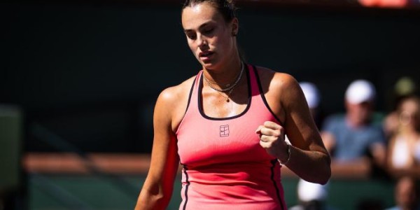 kaiyun体育网-挽救赛点！萨巴伦卡2-1逆转莱巴金娜 印第安维尔斯站夺冠连创纪录