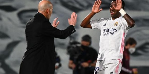 干脆利落双响立功！如此维尼修斯 齐祖还信不过吗？