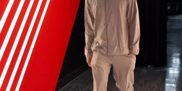 主场G4！开拓者社媒晒球员们的入场穿搭照与球迷分享