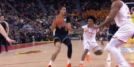 kaiyun正规平台-杜锋：开局挖了一个大坑，几个球员没人防守情况下投不中非常可惜