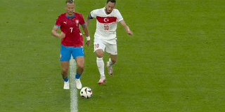 kaiyun体育网-【欧洲杯】恰尔汗奥卢托松破门！10人捷克1比2土耳其