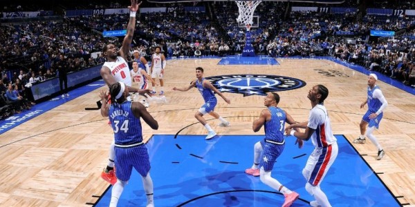 活塞力克魔术巩固联盟第一 坎宁安29+7+11完胜班凯罗24+11