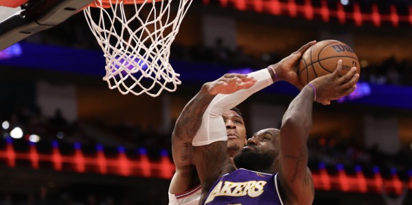 开云体育首页-高管&amp;amp;球探的季后赛观察：湖人给火箭送人头 哈登防守不如梅里尔