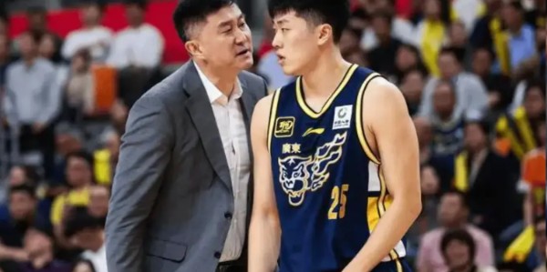 kaiyun安全登录-上半场独砍10分，下半场却几乎被DNP，球迷：你也指着杜锋骂一次